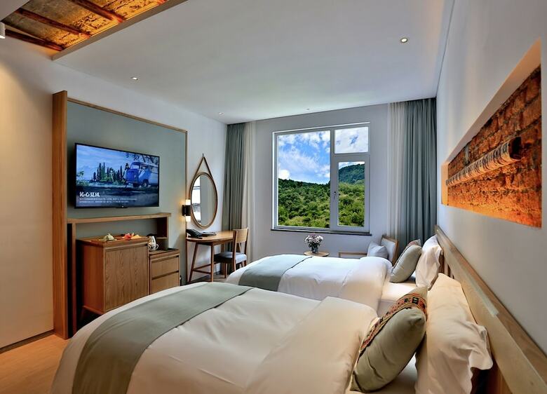 Suoxishanju Light Luxury Resort Hotel