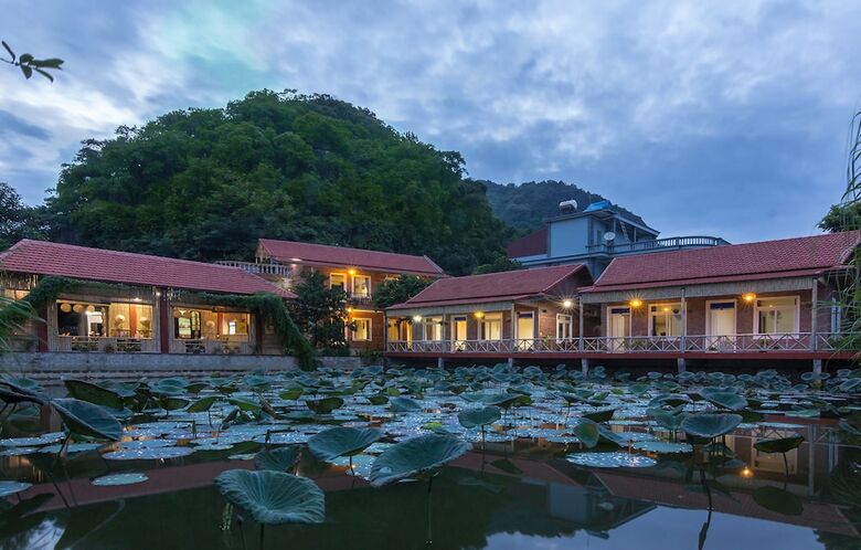 Hotel Ninh Binh Mountain Side Homestay & Cafe