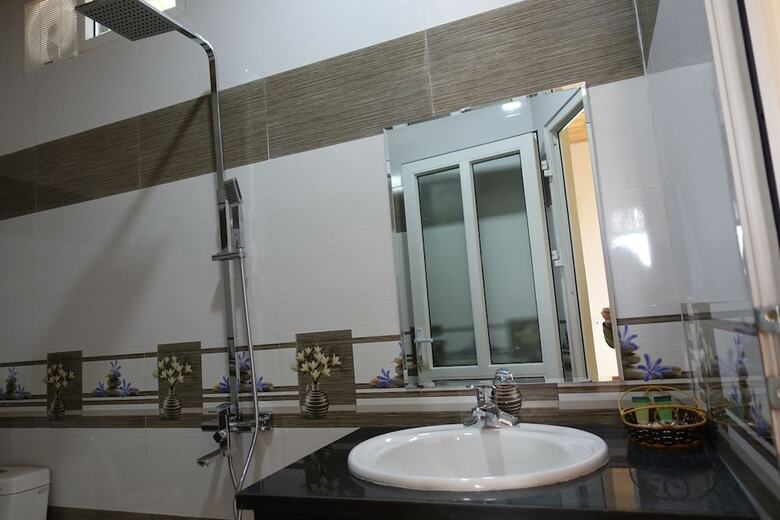 Hotel Ninh Binh Mountain Side Homestay & Cafe