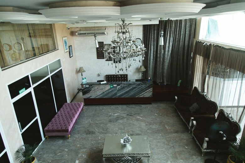 Kebby's Hotel