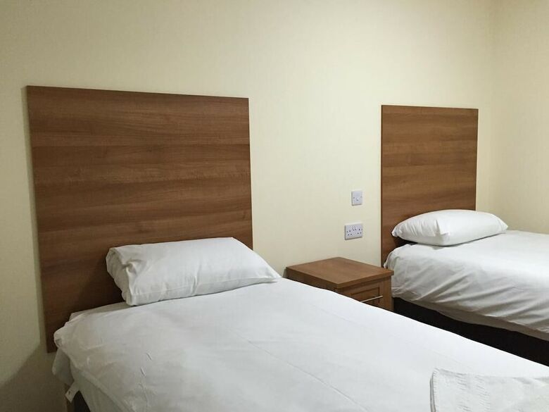Hotel Buckingham Guest House For Contractors