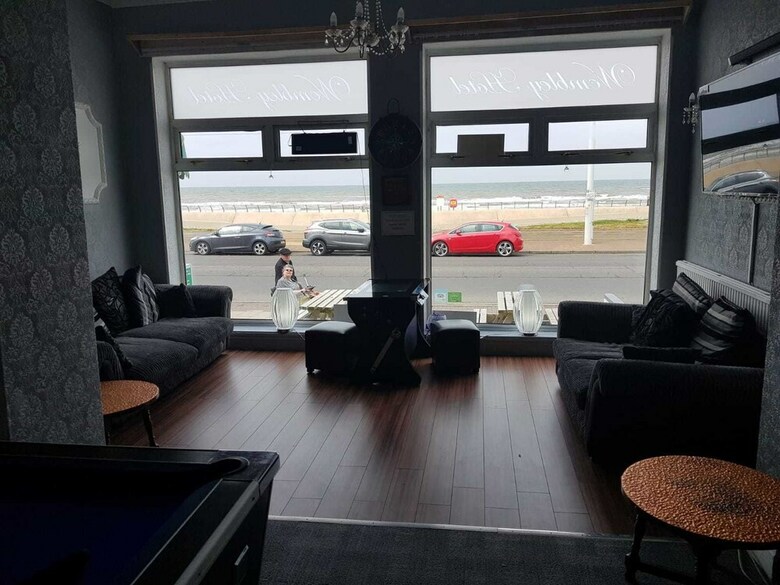 Hotel Coastal Roomz