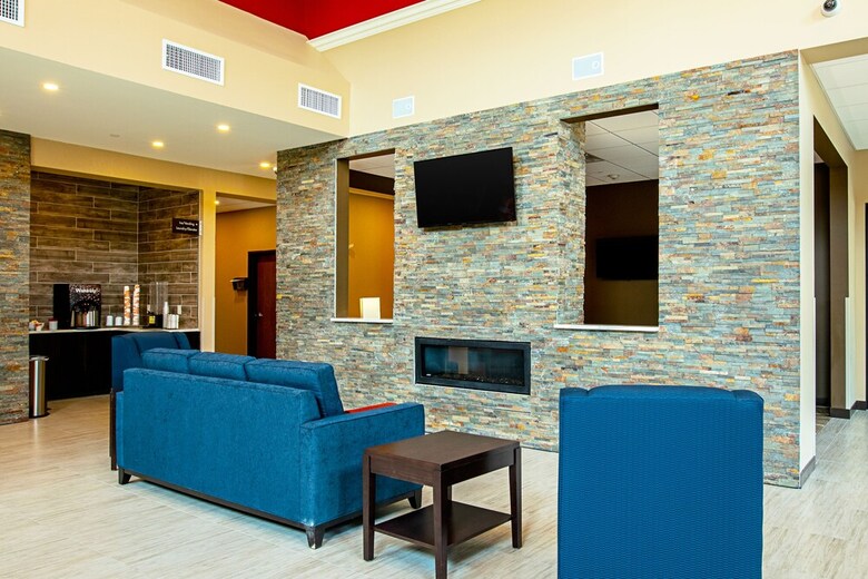 Hotel Comfort Suites Fishkill Near Interstate 84