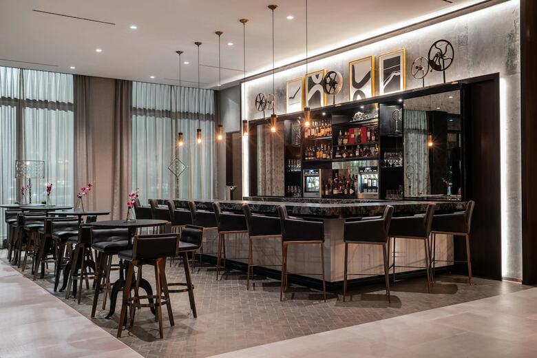 The Row Hotel At Assembly Row, Autograph Collection