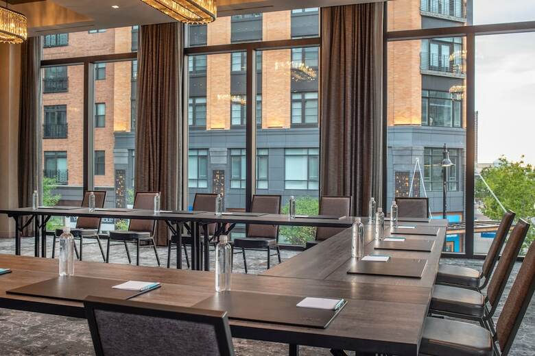 The Row Hotel At Assembly Row, Autograph Collection