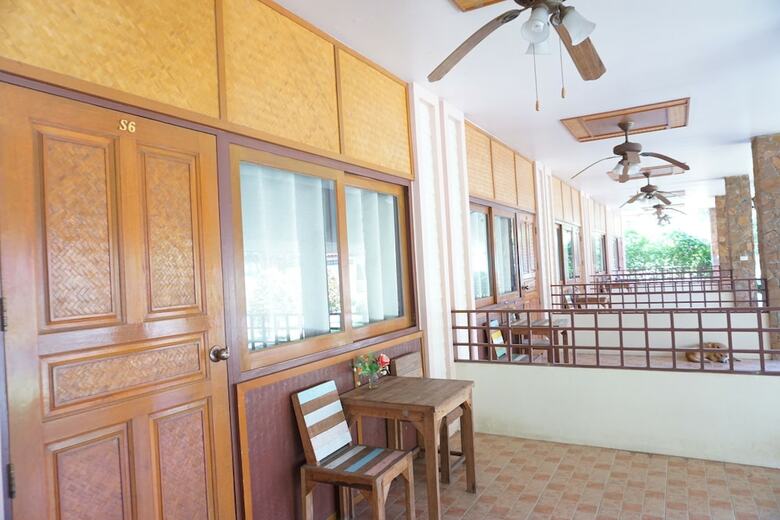 Hotel Uthai River Lake Resort