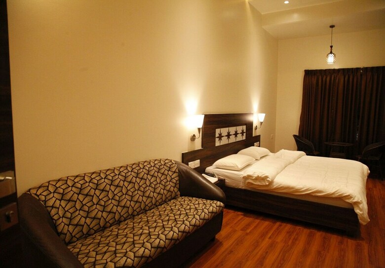 Popular Hotel
