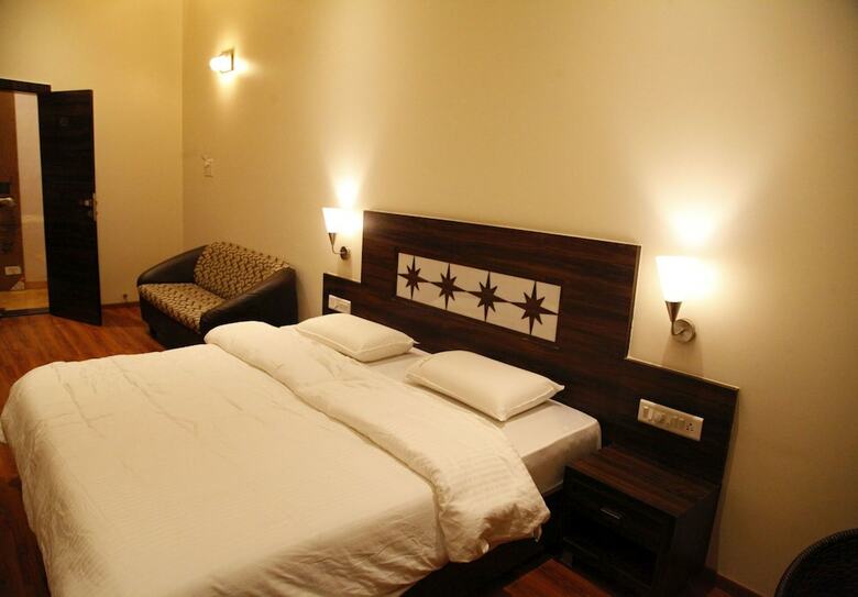 Popular Hotel