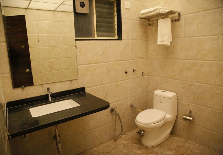 Popular Hotel