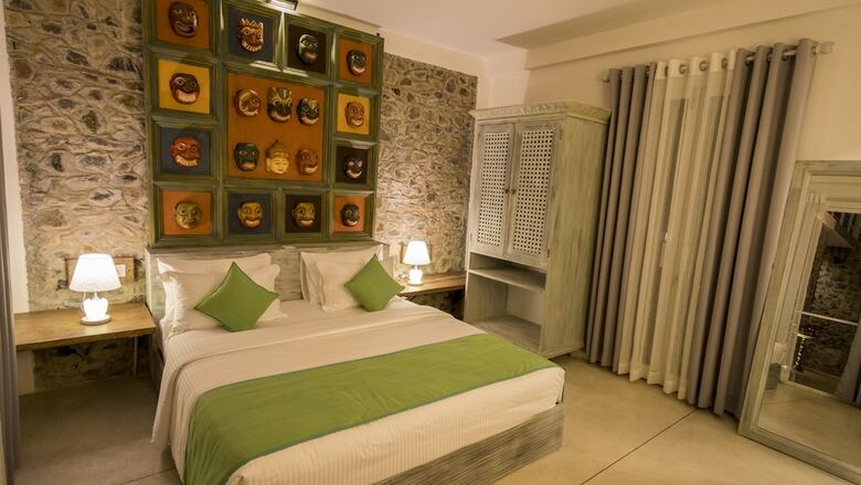 Hotel 18 Faces