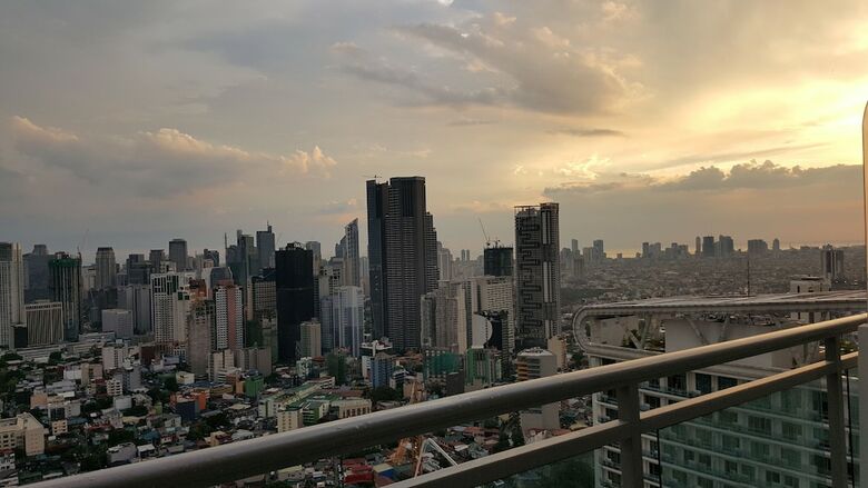 Lower Penthouse Unit In Acqua Residences