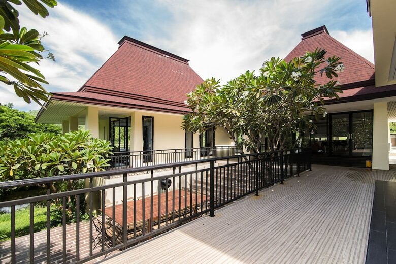 Bali Style Villa On Palm Hills Ph 202