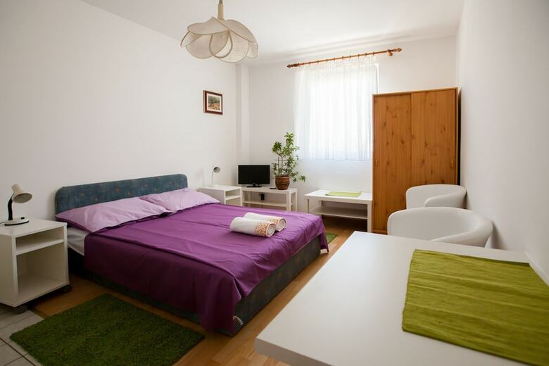 Hotel Friendly People's Guest House