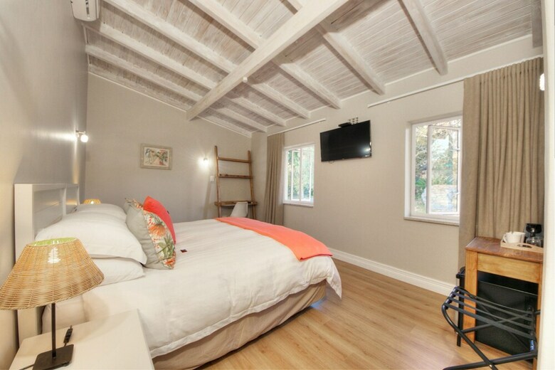 Hotel Amberhall Guesthouse