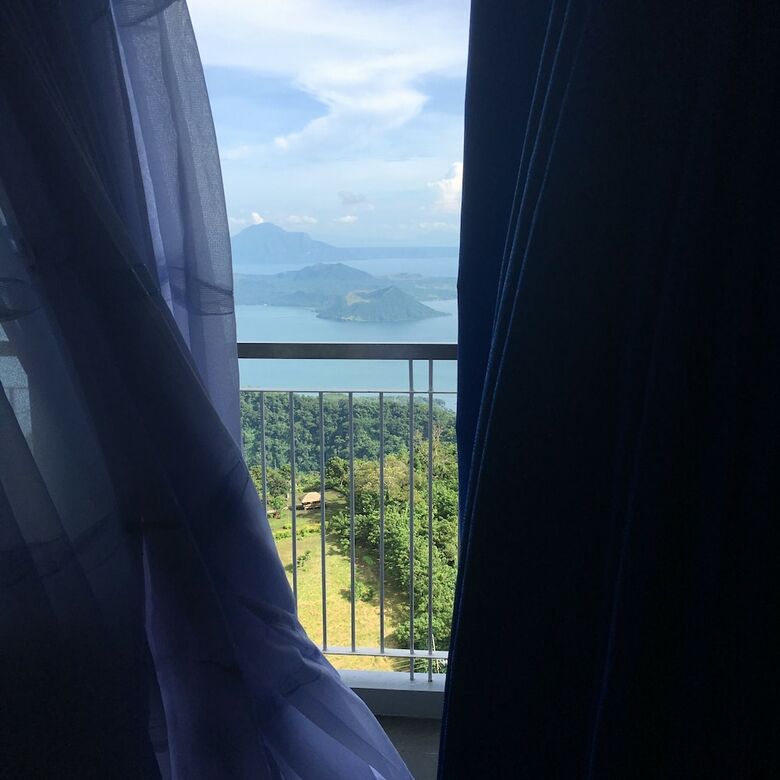 Cozy Staycation Tagaytay Wind Residences