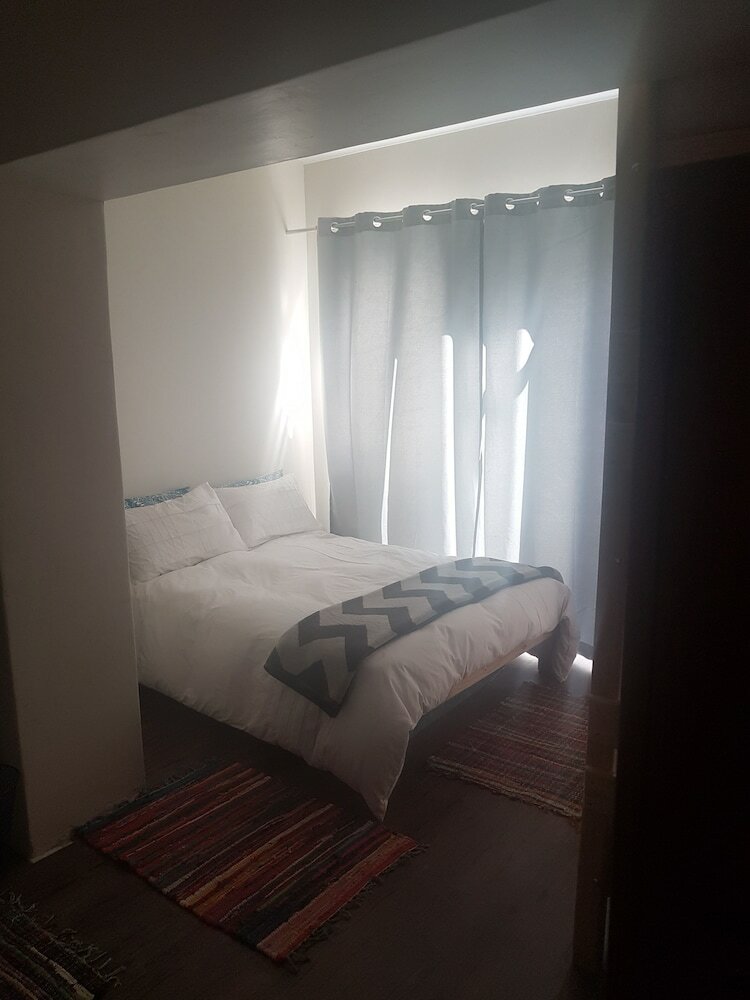Hotel Bedrock Guest Studios