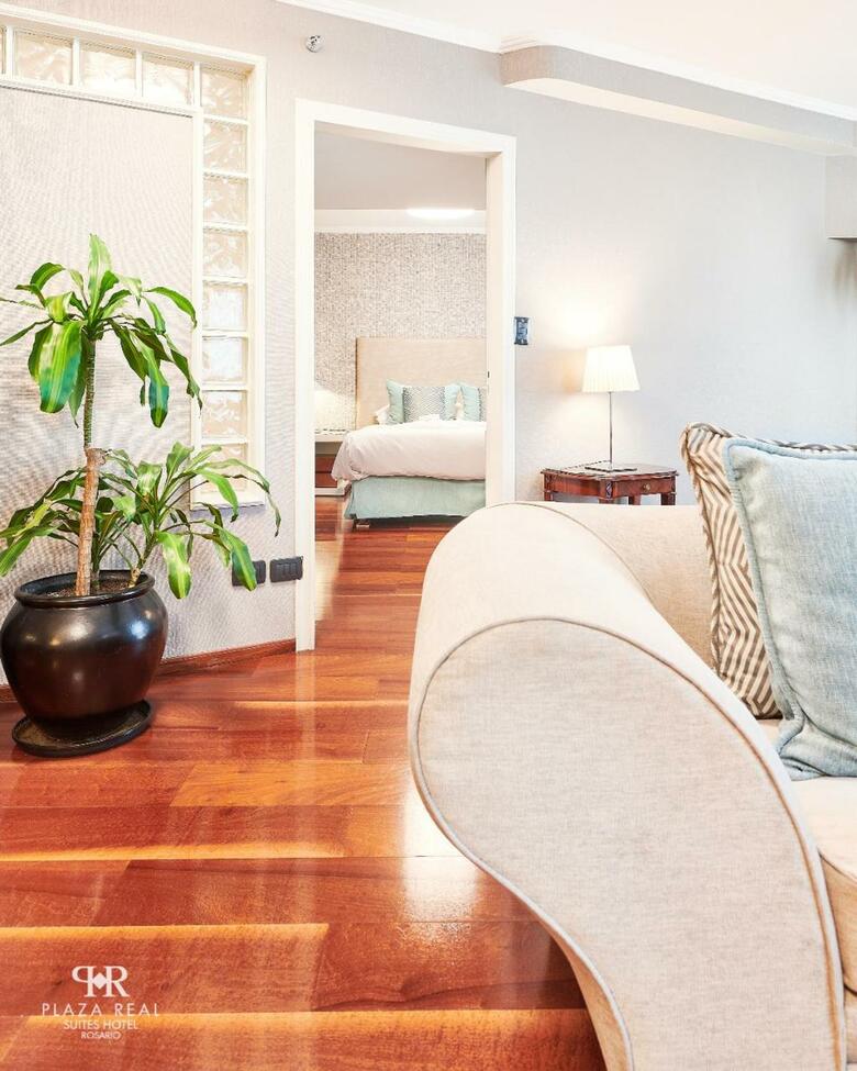Hotel Plaza Real Suites