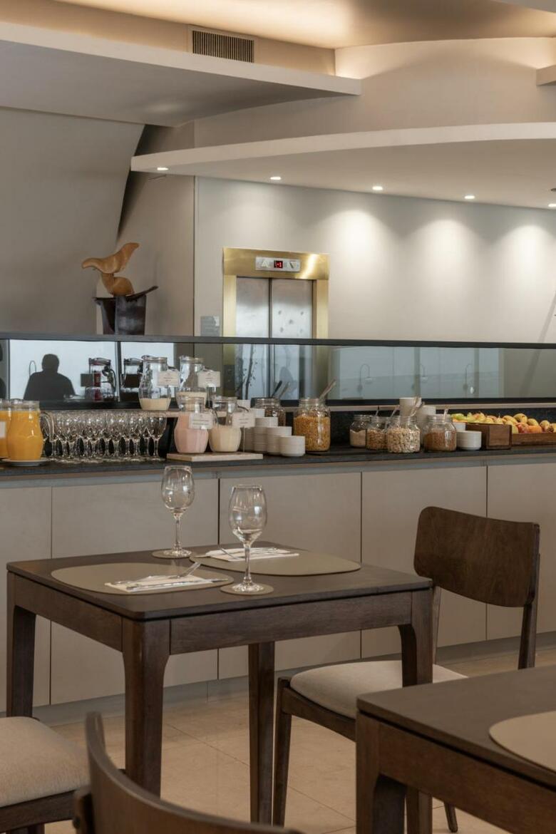 Hotel Plaza Real Suites