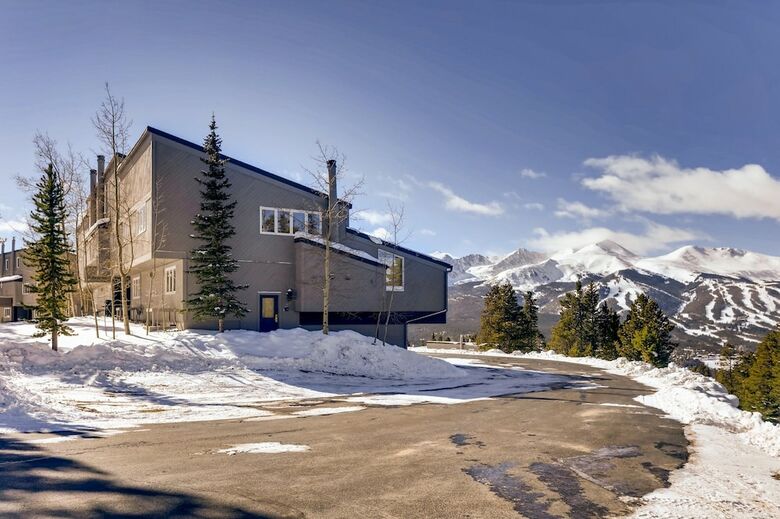 Gold Point #5c By Peak Property Management