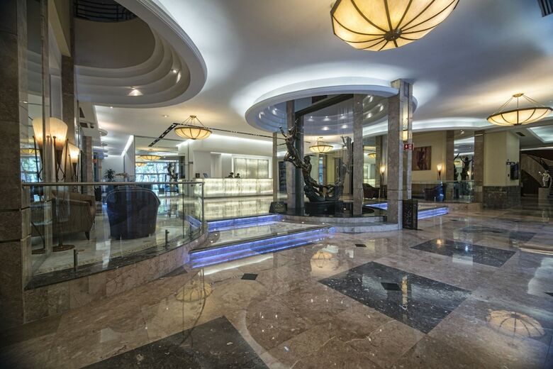 Hotel Marquis Sky Suites