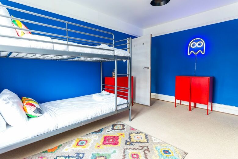 The River Cam Place - Enchanting 6bdr Home Next To River Cam