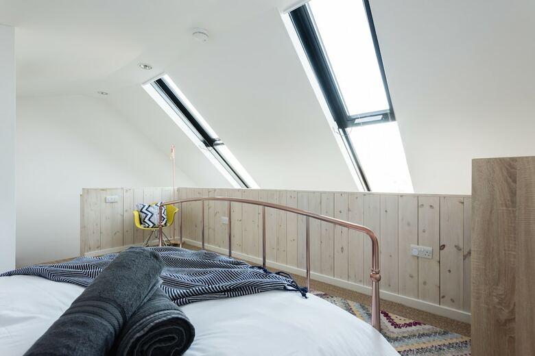 The Cliffside Loft - Distinctly Modern 3bdr Riverside Home