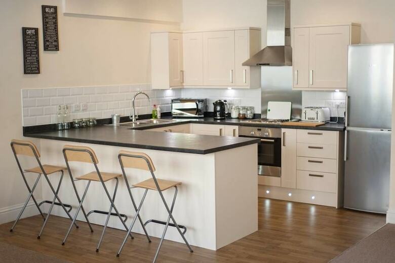 The Broadmead Forest - Spacious City Centre 3bdr Apartment