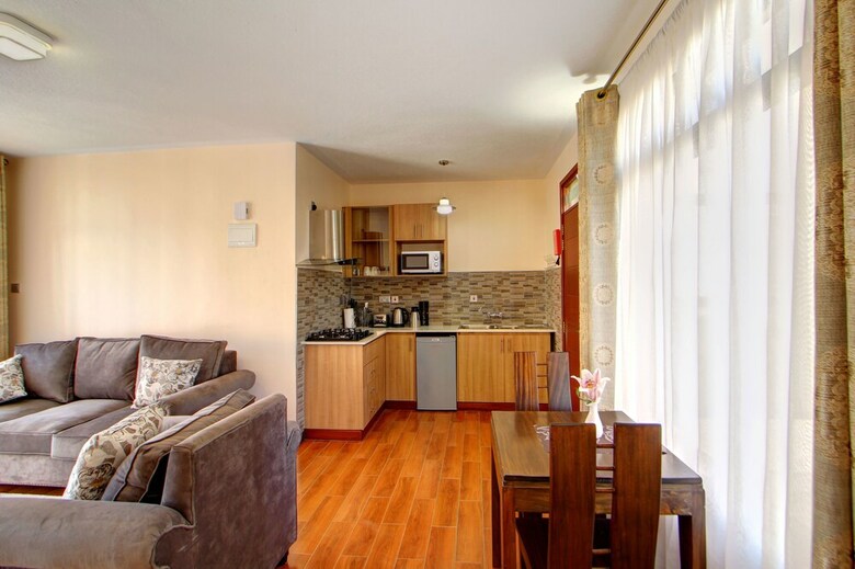Aparthotel Highlands Suites Apartment Hotel