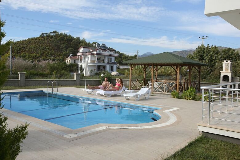 Lighthouse Tulip Villas