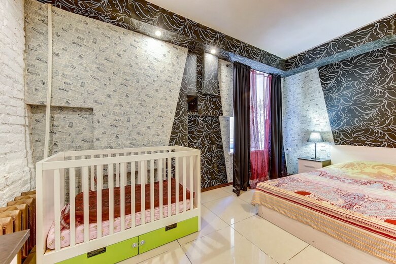Home4day Central 2 Bedroom Apartment On Griboyedova