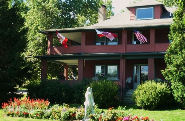 1922 Starkey House Bed & Breakfast Inn