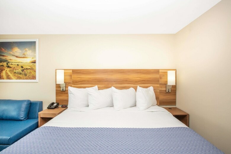 Hotel Days Inn & Suites By Wyndham Kearney