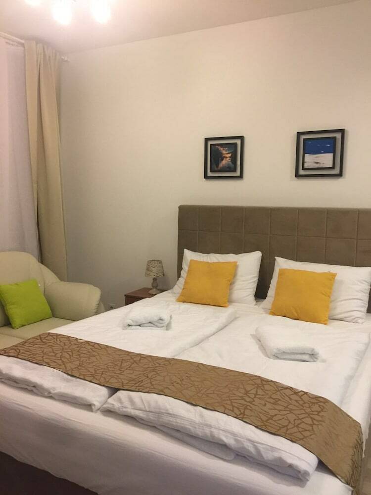 Aparthotel Corvin Rose Apartment Hotel