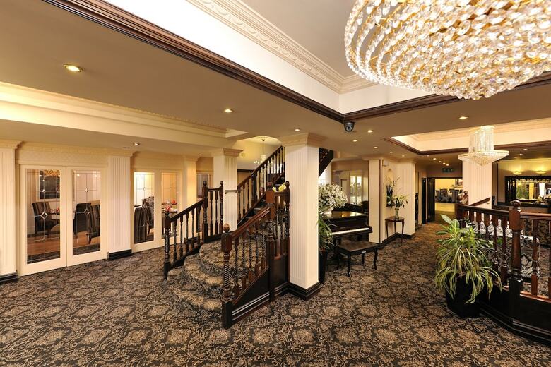 Clifton Park Hotel