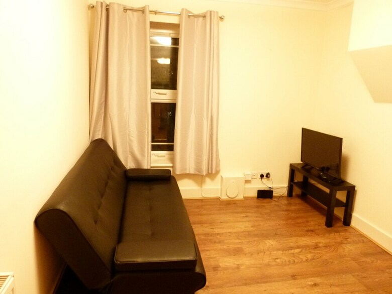Ss Property Hub - Canary Wharf Apartment