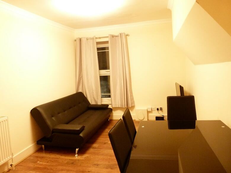 Ss Property Hub - Canary Wharf Apartment
