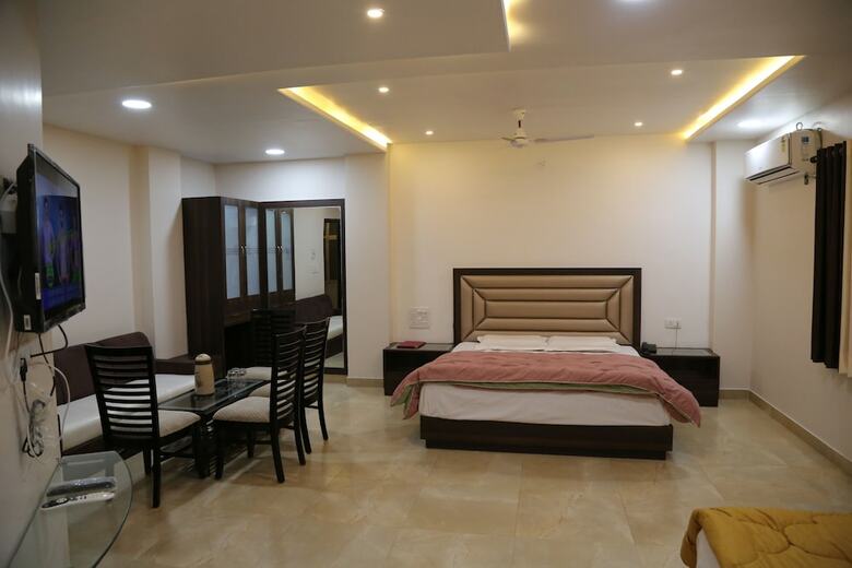 Hotel Lokpriya Inn