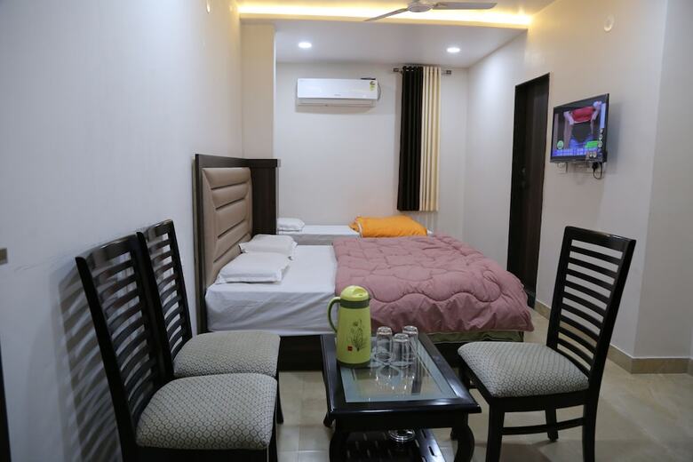 Hotel Lokpriya Inn