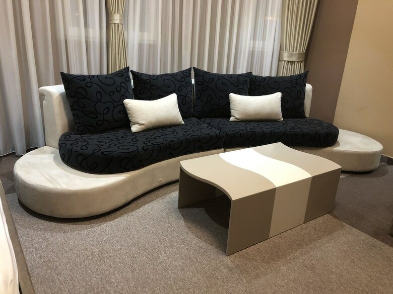 Hotel Deluxe