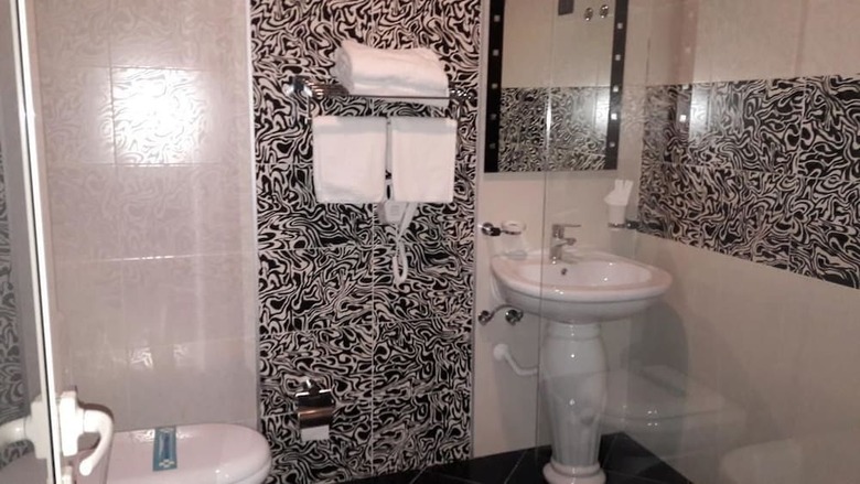 Hotel Deluxe
