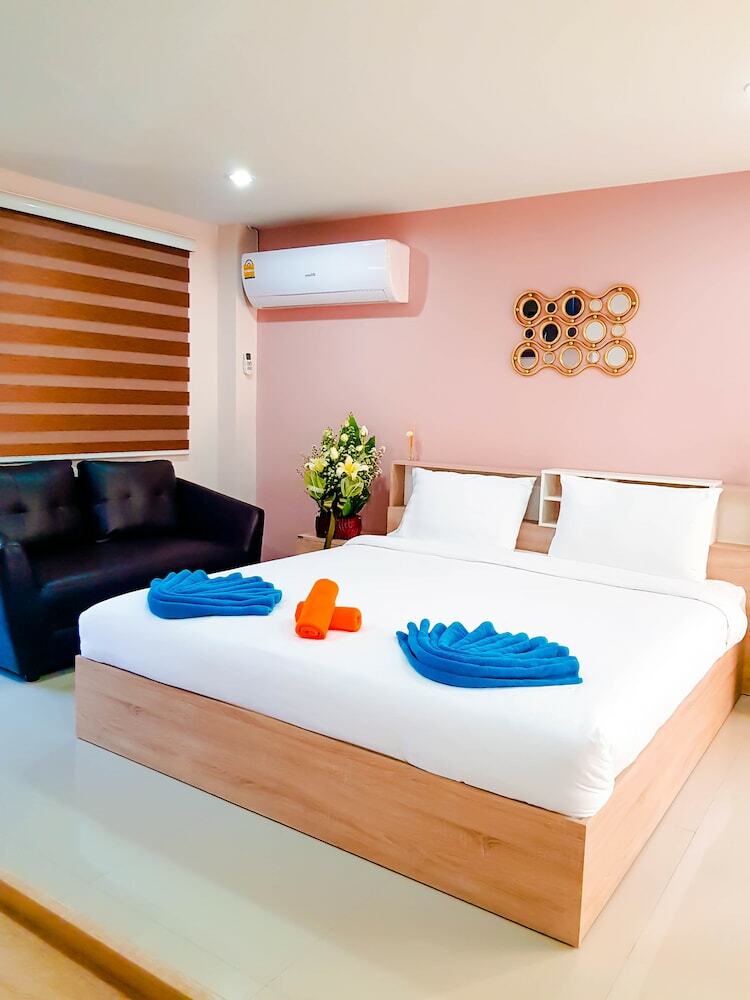 Hotel Ambrosial Suites