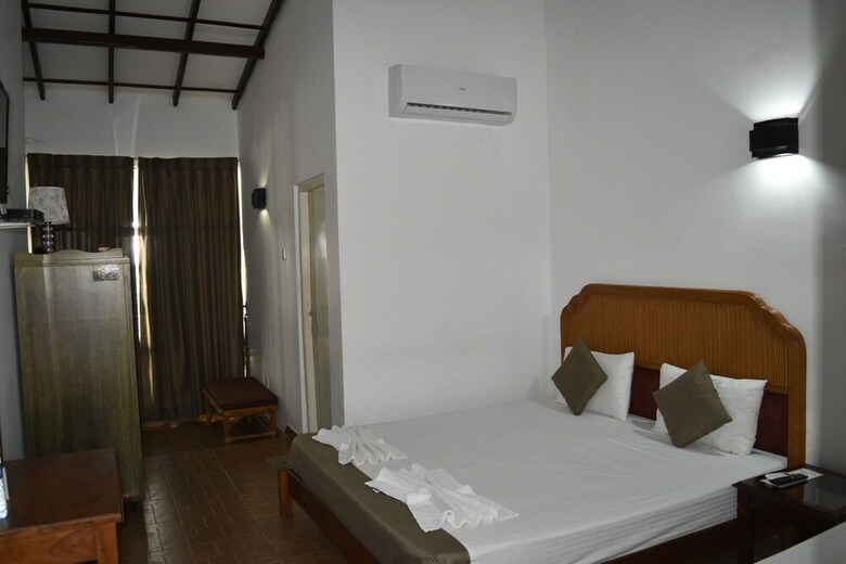 Hotel Lake Monark Resort