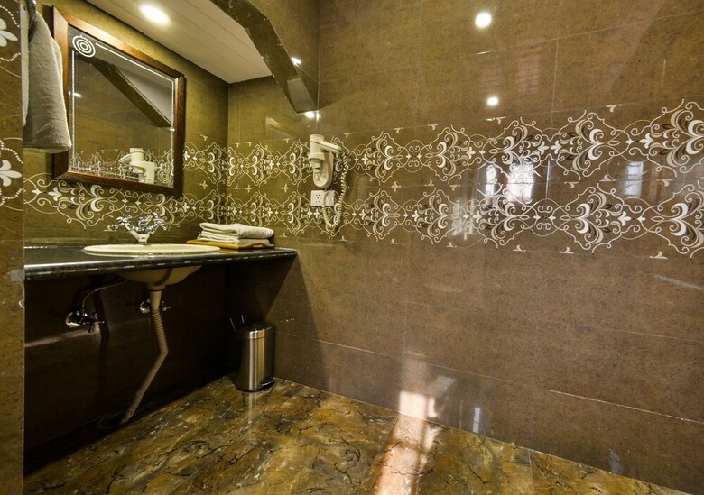 Hotel Royal Comfort Regency