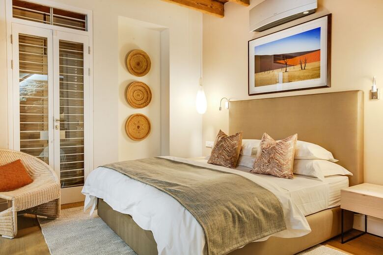 157 Waterkant - Two Bedroom House, Sleeps 4