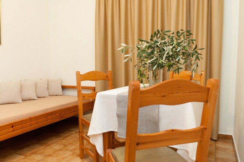 Aparthotel Varouxakis Hotel