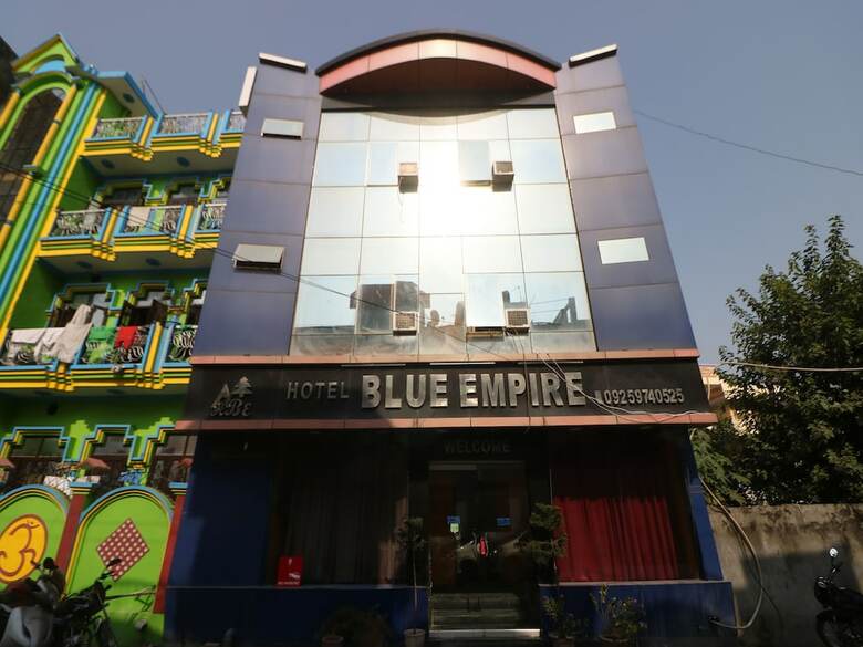 Oyo 9847 Hotel Blue Empire