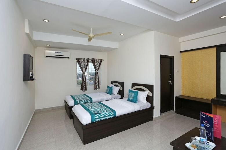 Oyo 10188 Hotel Ds Grand Inn