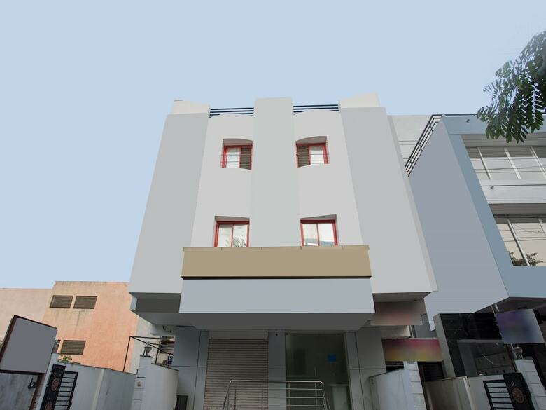 Oyo 9903 Hotel Care Residency