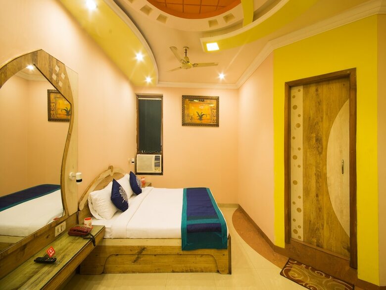 Oyo 2353 Hotel Deep