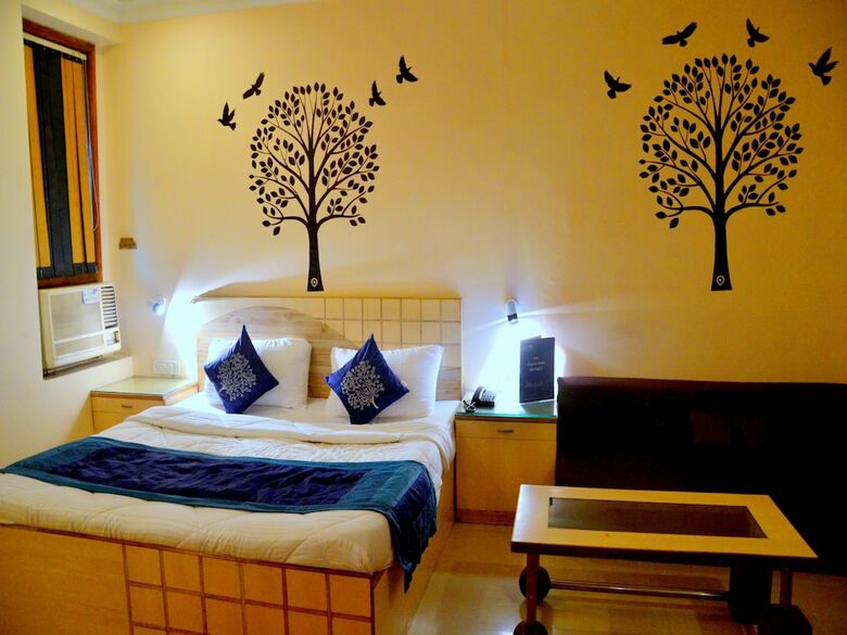 Oyo 2353 Hotel Deep